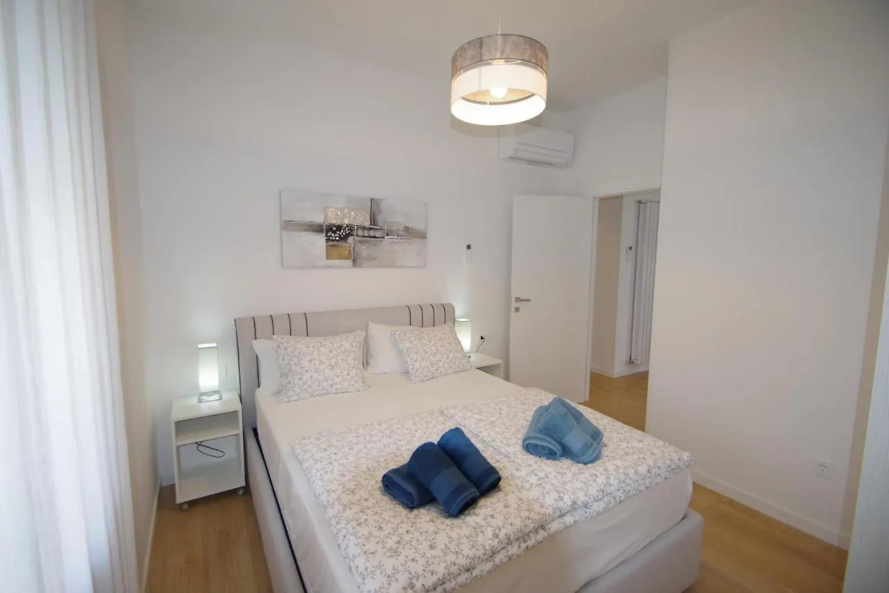 Bright & Modern 2-Bedroom Flat In Пула Хорватия