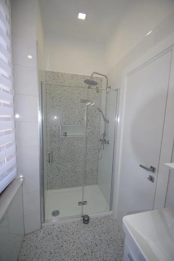 Апартаменты Bright & Modern 2-Bedroom Flat In Пула